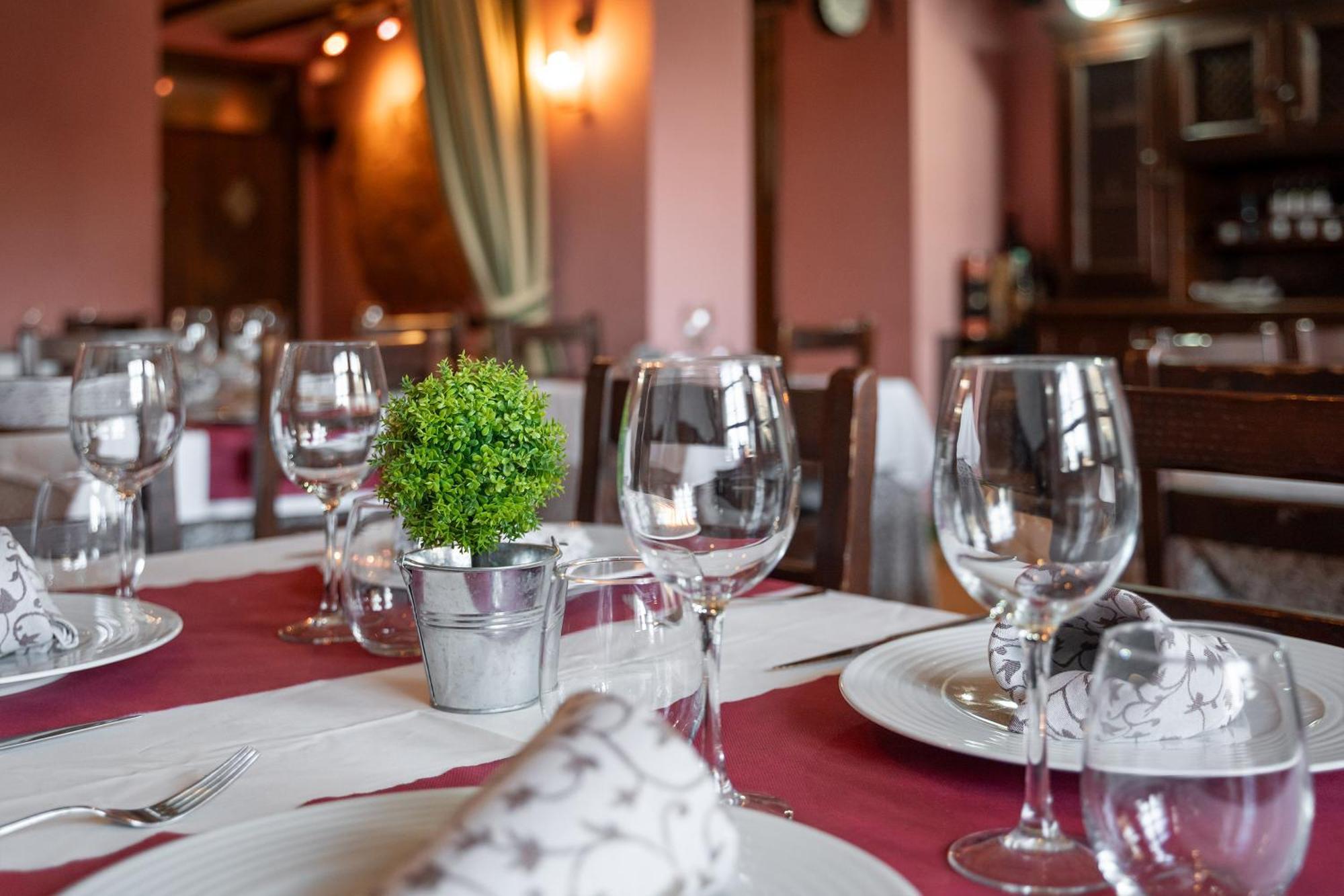 Hotel - Restaurante Prado Del Navazo Albarracín エクステリア 写真